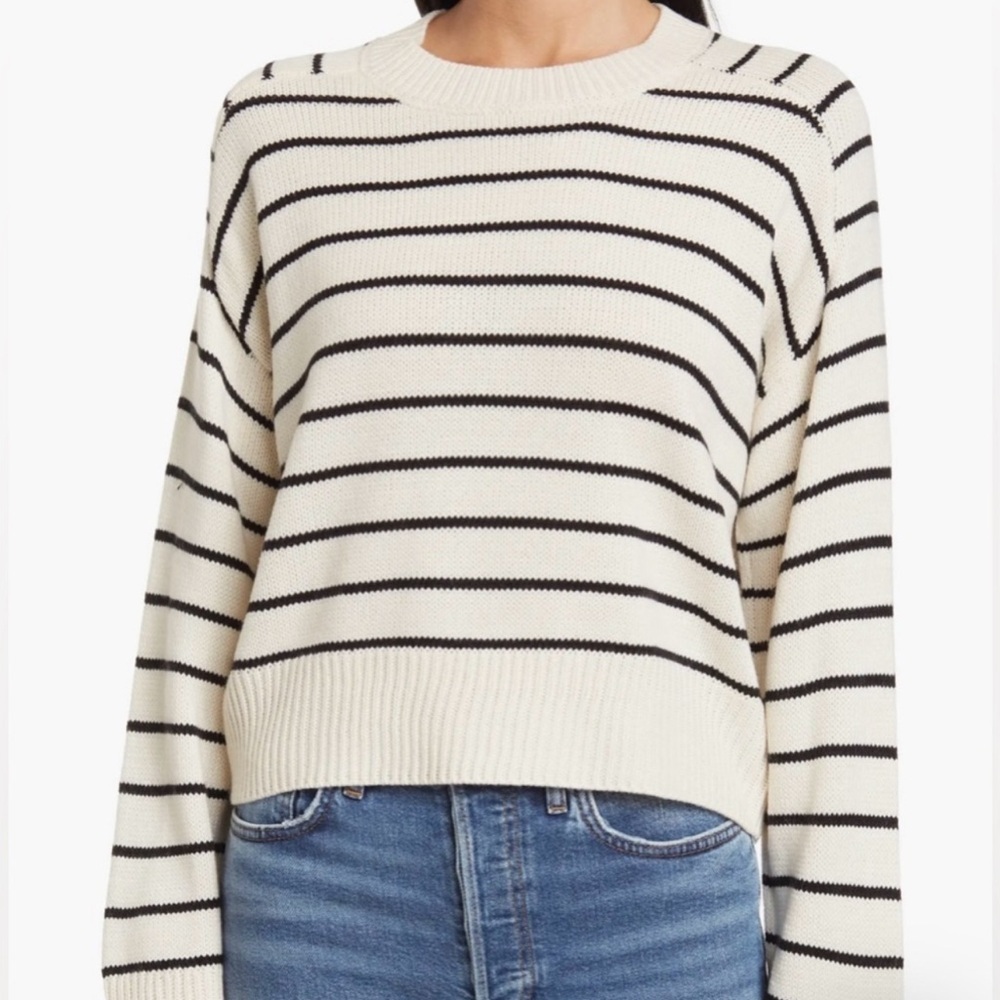 Tahari women’s cream & black stripe crewneck knit sweater size medium